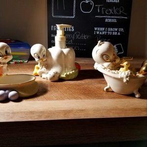 Tweety soap and lotion set